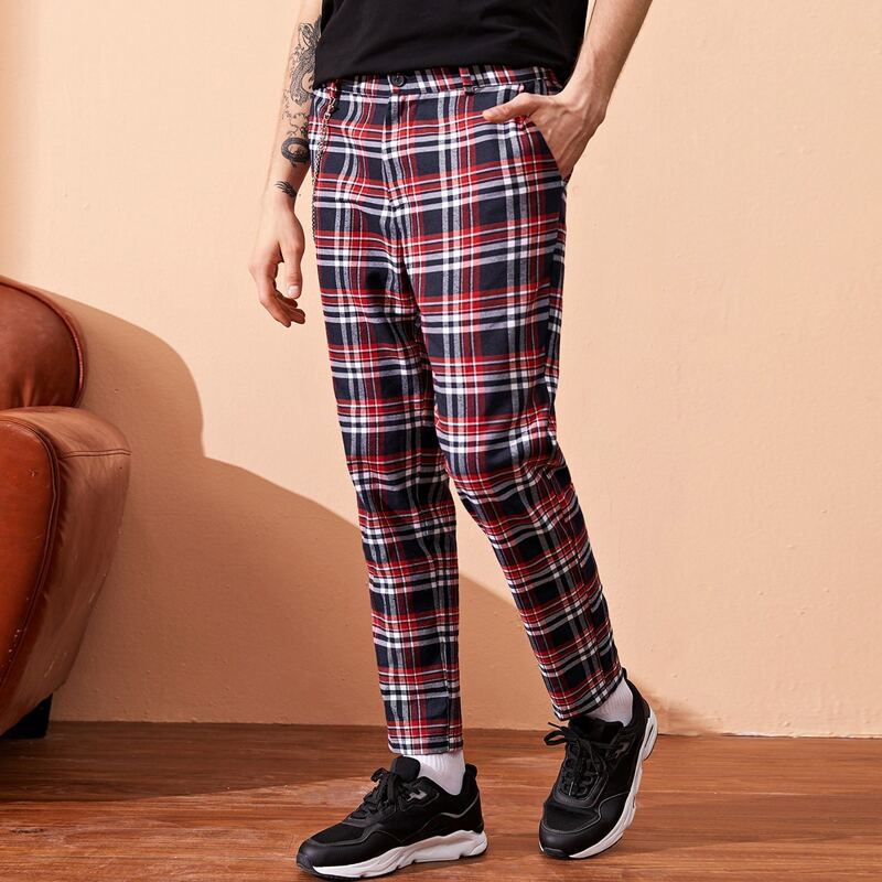 

Guys Slant Pocket Tartan Pants With Chain, Multicolor