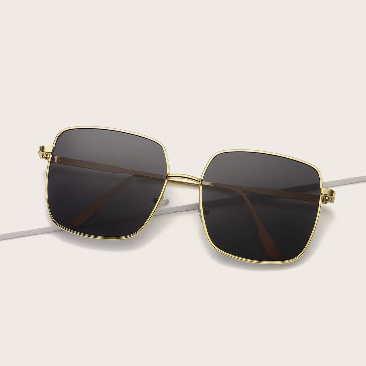 

Square Metal Frame Sunglasses, Black