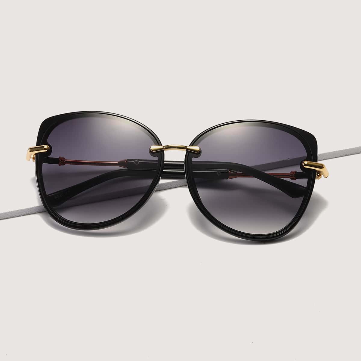 

Cat Eye Sunglasses, Black