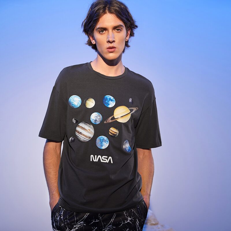 

Guys Galaxy & Letter Print Top, Grey