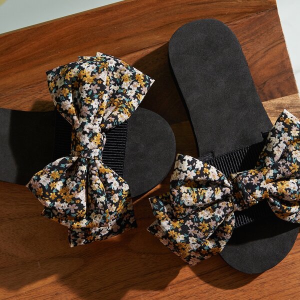 

Ditsy Floral Bow Decor Sliders, Multicolor