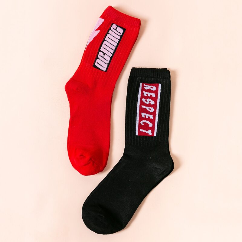 

2pairs Letter Graphic Socks, Multicolor