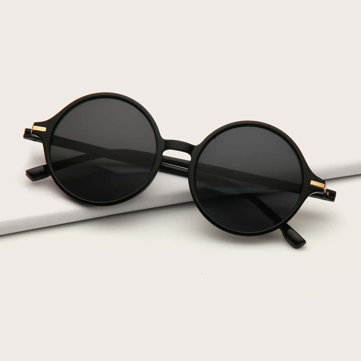 

Round Frame Sunglasses, Black
