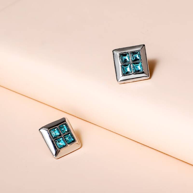 Rhinestone Engraved Stud Earrings, Blue
