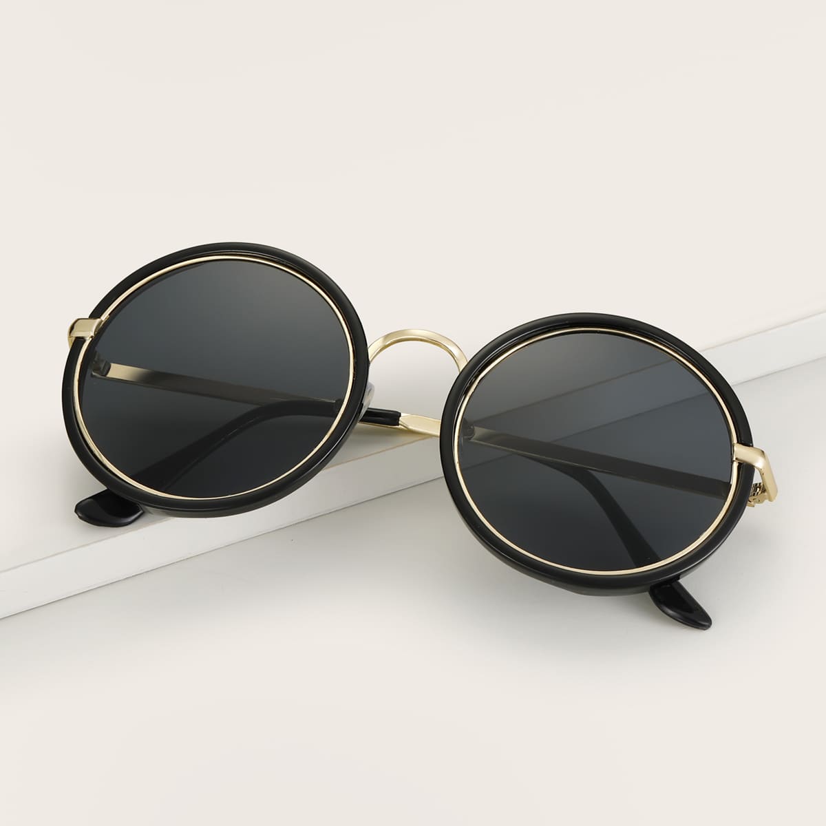 

Round Frame Sunglasses, Black