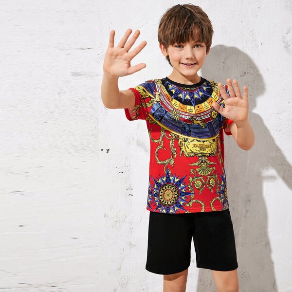 

Boys Graphic Print Top & Shorts Set, Multicolor