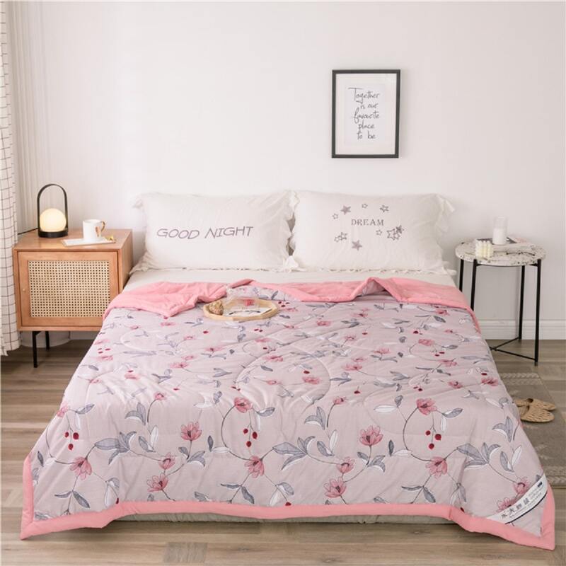 

Floral Print Quilt, Pink