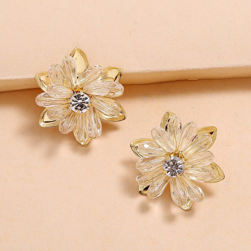 

Flower Design Stud Earrings, Gold