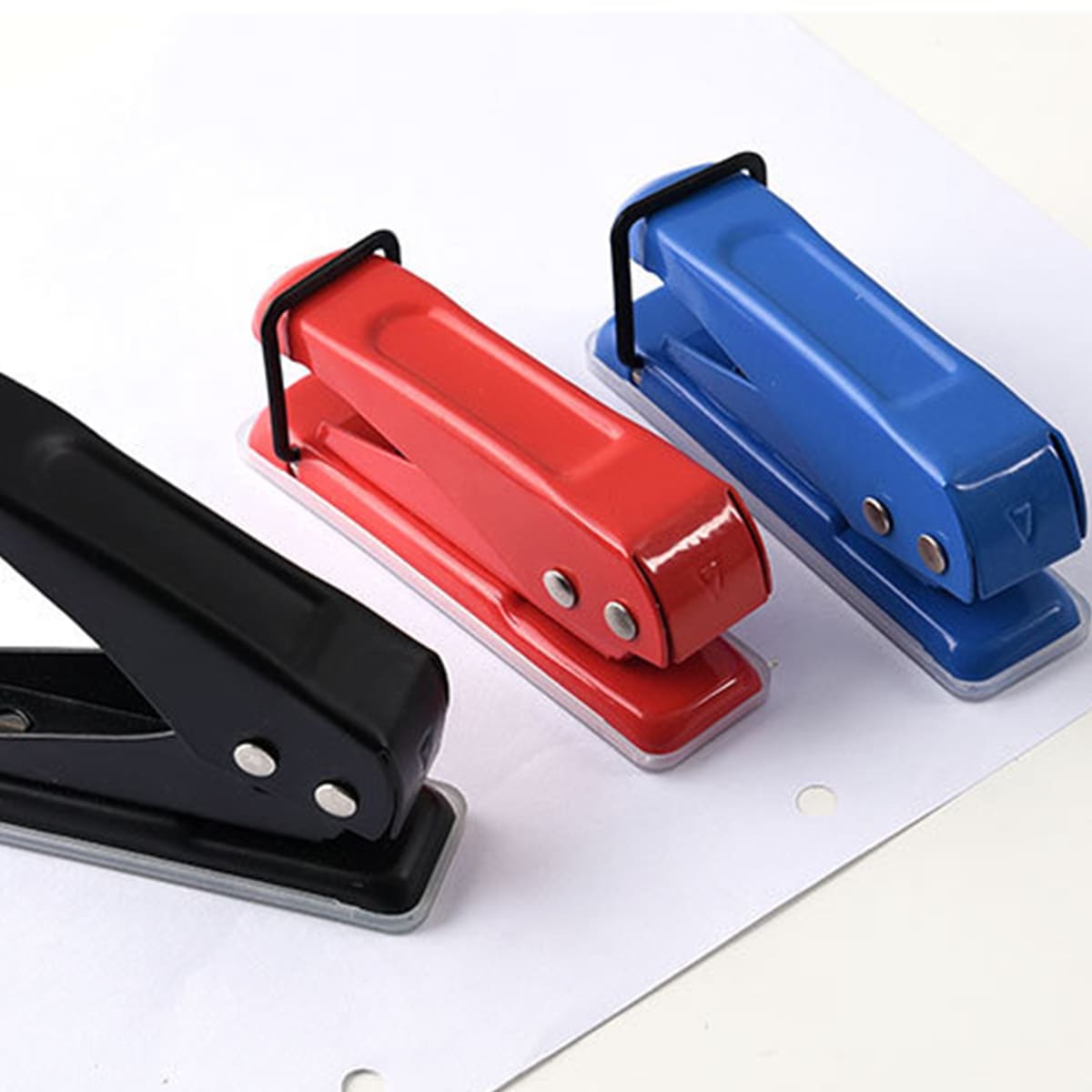 

1pc Office Mini Manual Random Punching Machine, Multicolor