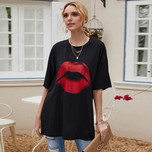 

Lip Print Drop Shoulder Oversized Tee, Black