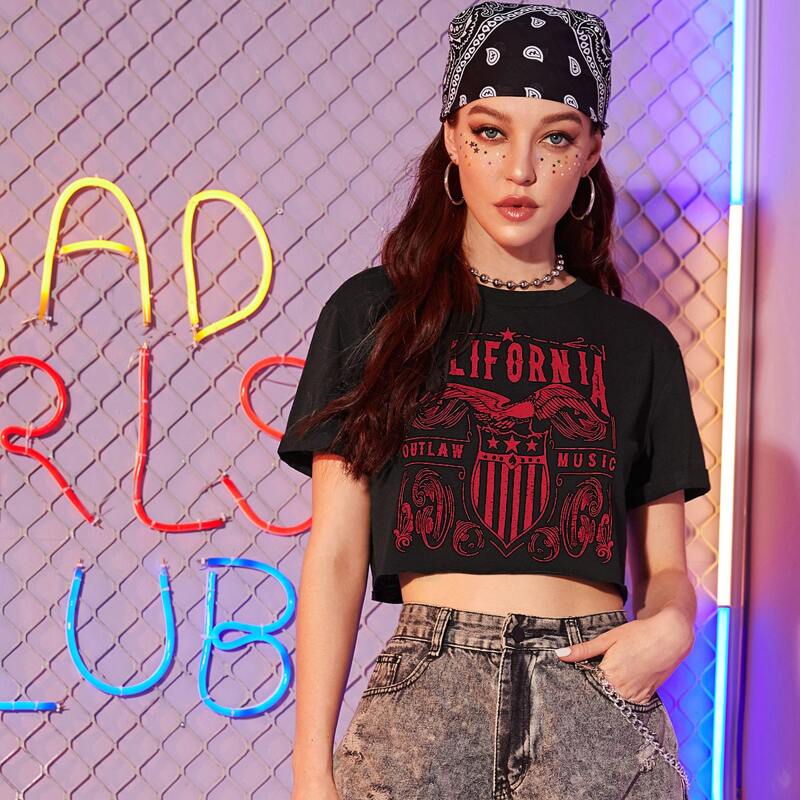 

Letter Graphic Crop Tee, Black