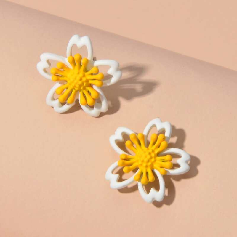 

Floral Stud Earrings, Multicolor