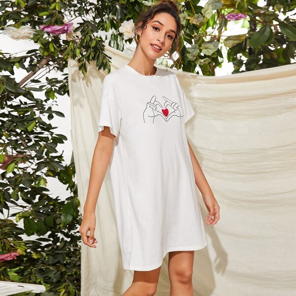 

Drop Shoulder Hand & Heart Print Tee Dress, White