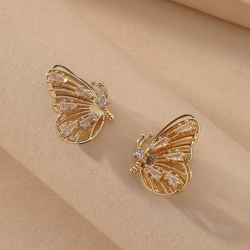 

1pair Butterfly Design Stud Earrings, Beige