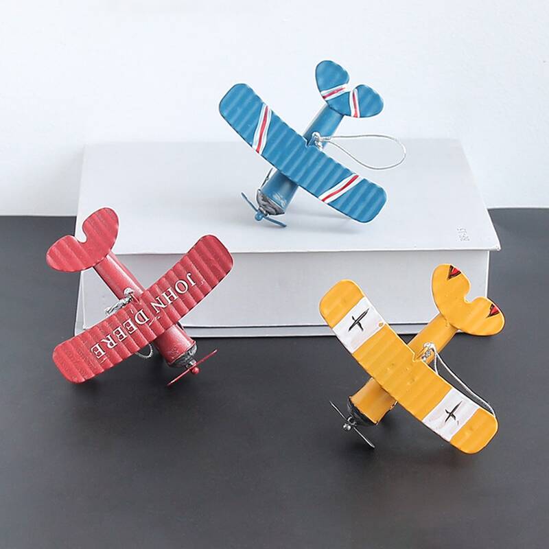 

1pc Iron Aircraft Decorative Object, Multicolor
