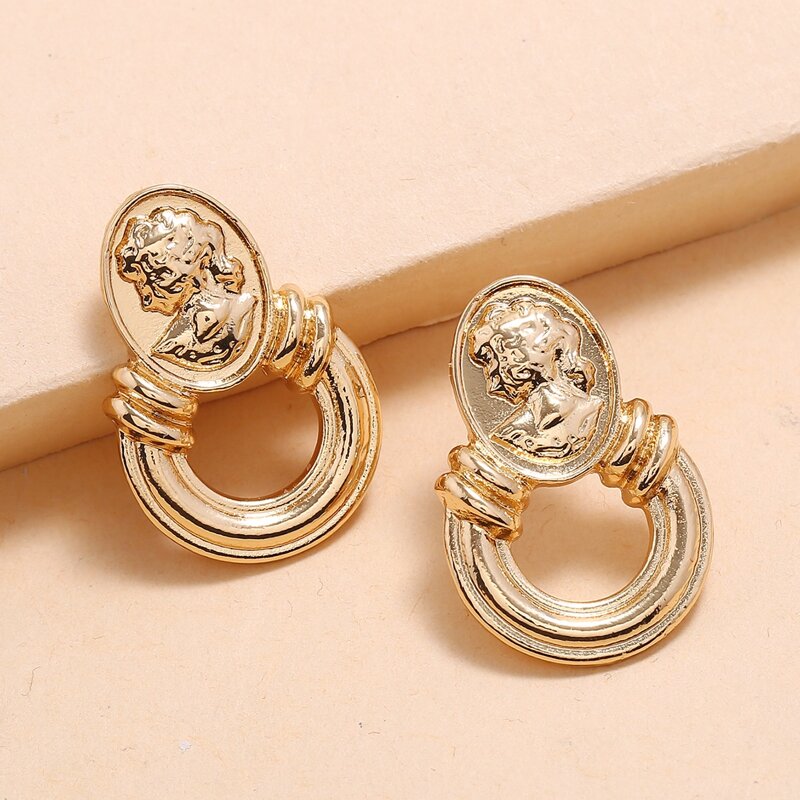 

Metal Geometric Earrings, Gold