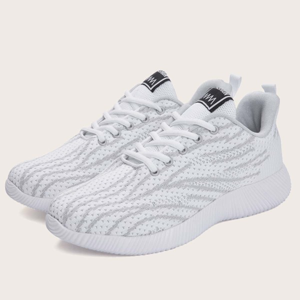 

Men Lace-up Front Wide Fit Sneakers, White