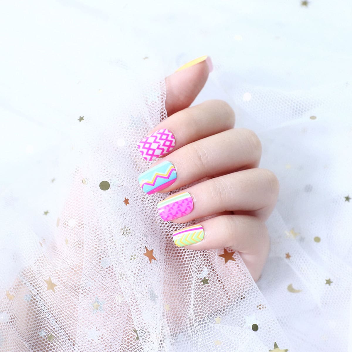 

24pcs Color Block Fake Nails & Double Sided Tape & Manicure, Multicolor