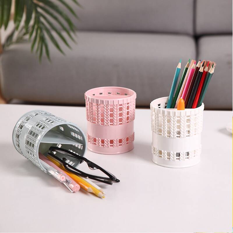 

1pc Solid Hollow Out Pen Holder, Multicolor