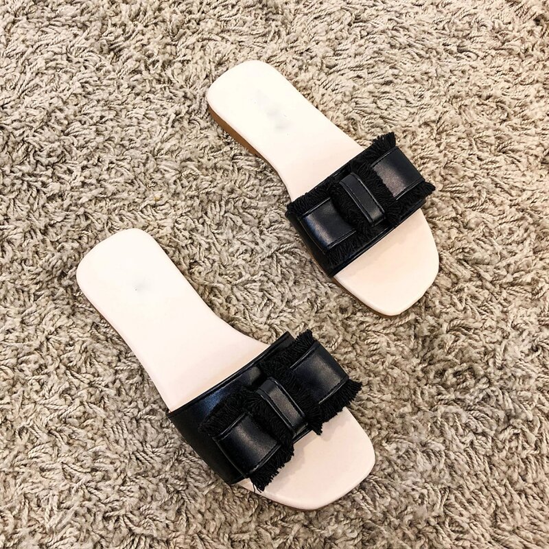 

Bow Decor Fray Trim Sliders, Black