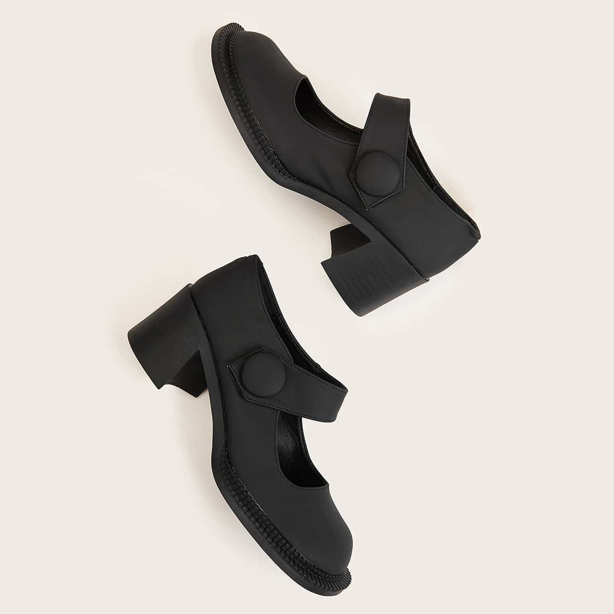 

Round Toe Mary Jane Chunky Heels, Black