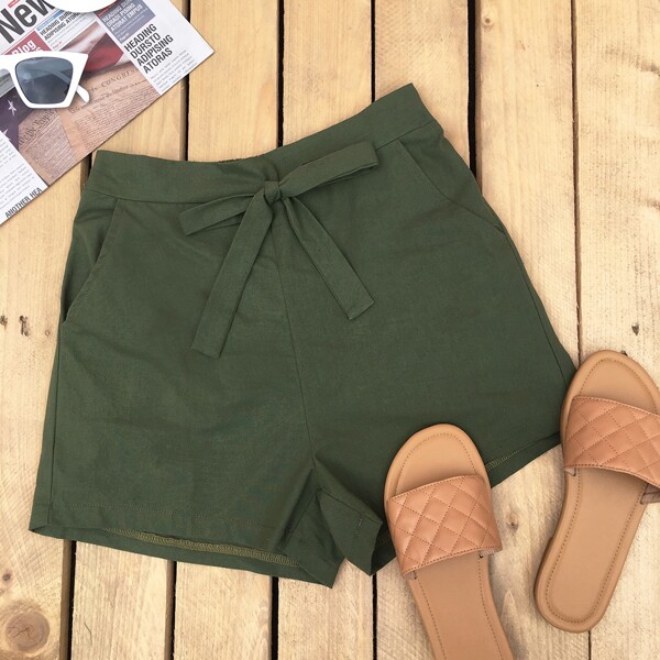 

Self Tie Slant Pockets Shorts, Army green