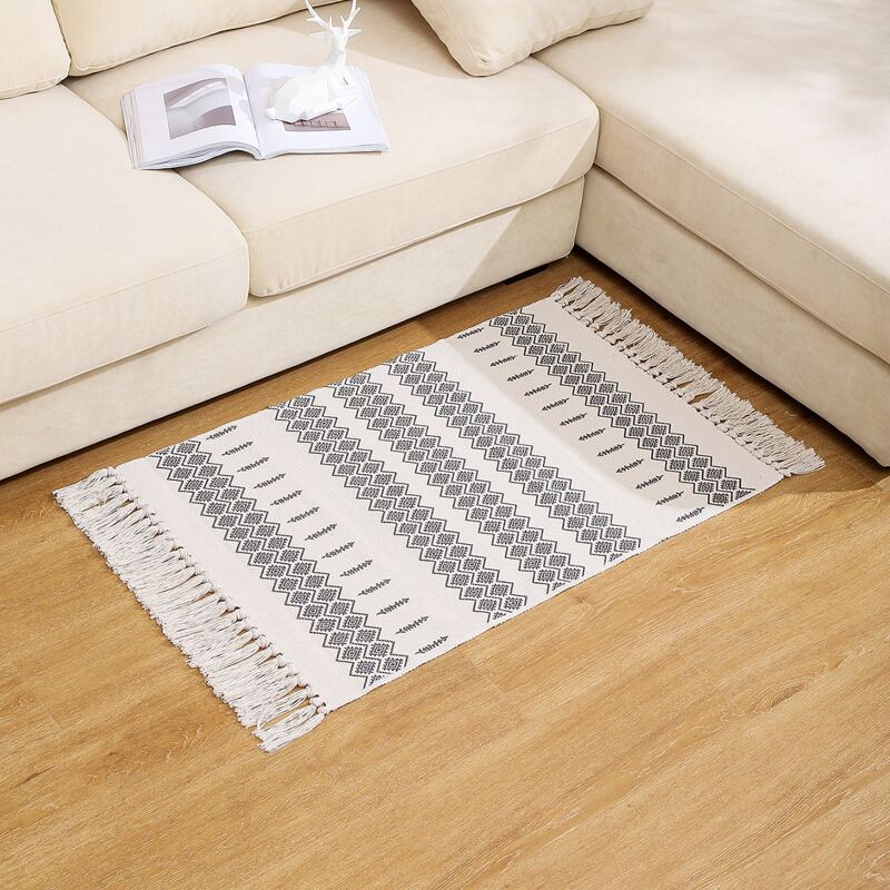 

1pc Geometric Print Tassel Trim Floor Mat, White