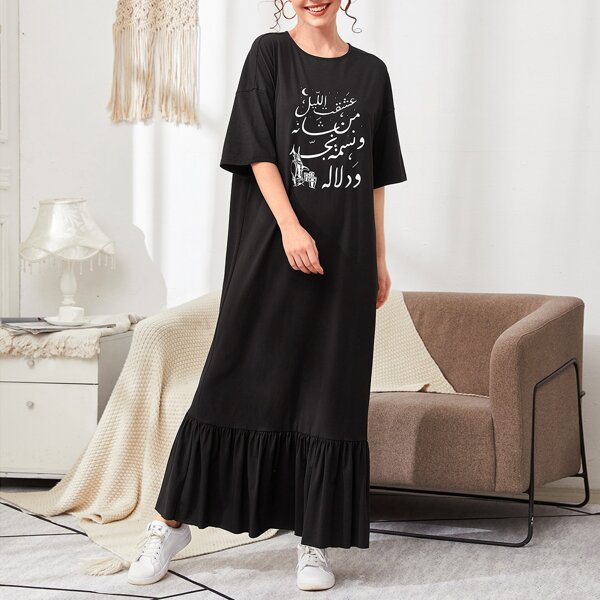 

Drop Shoulder Ruffle Hem Slogan Graphic Dress, Black