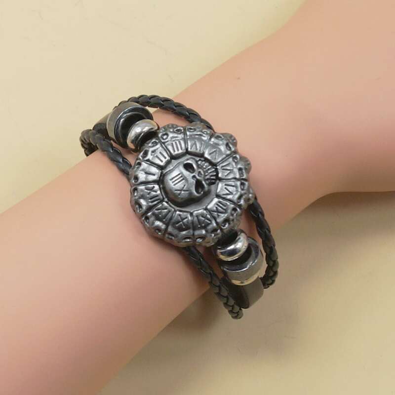 

Guys Skull Decor Bracelet, Black