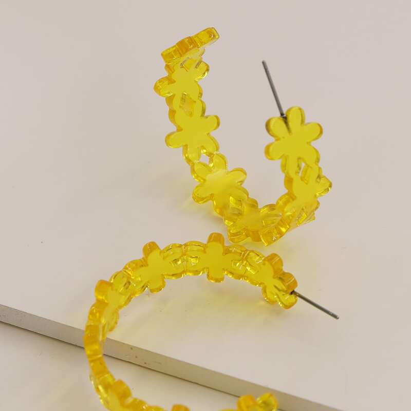 

Flower Decor Hoop Earrings, Yellow