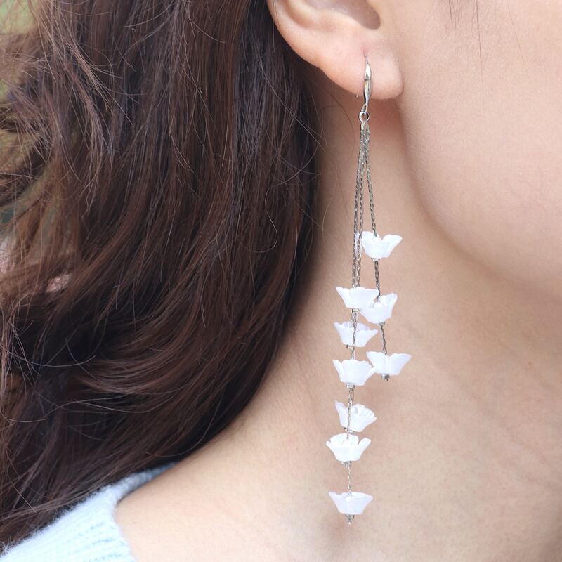 

Flower Decor Long Drop Earrings, White