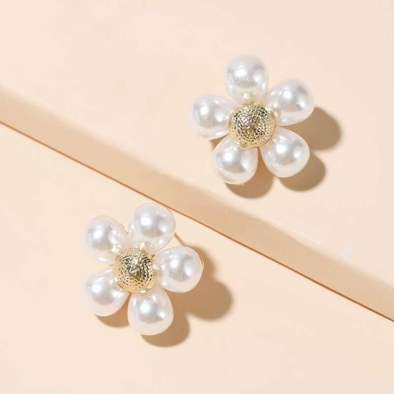 

Flower Shaped Stud Earrings, White