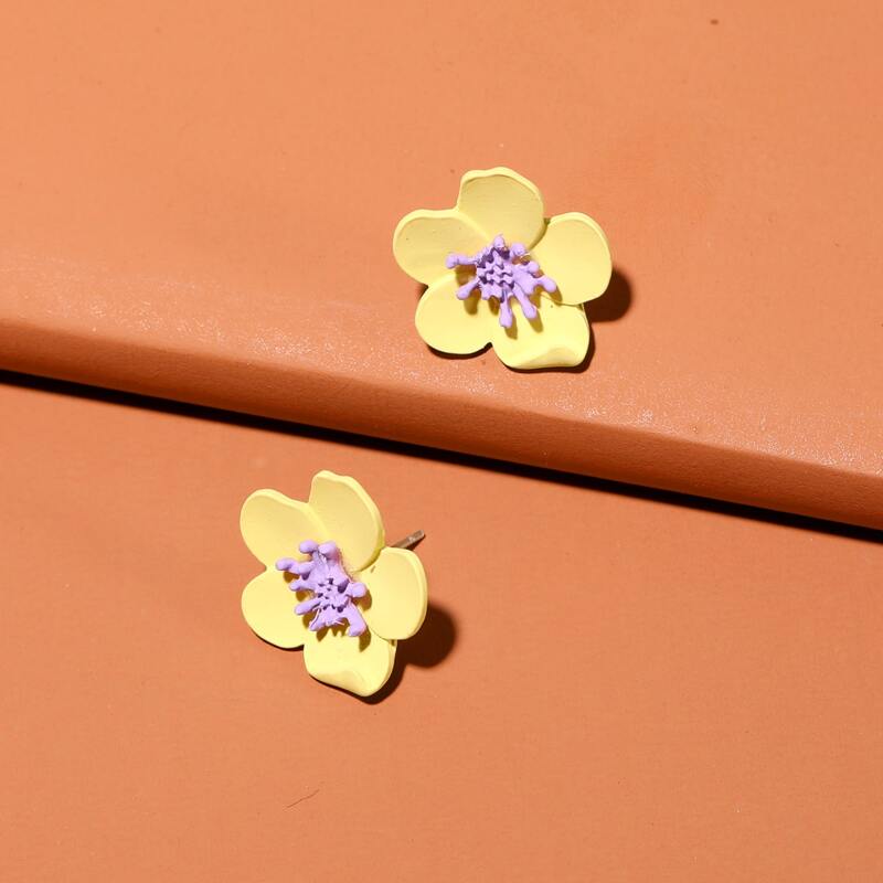 

Flower Shaped Stud Earrings, Yellow