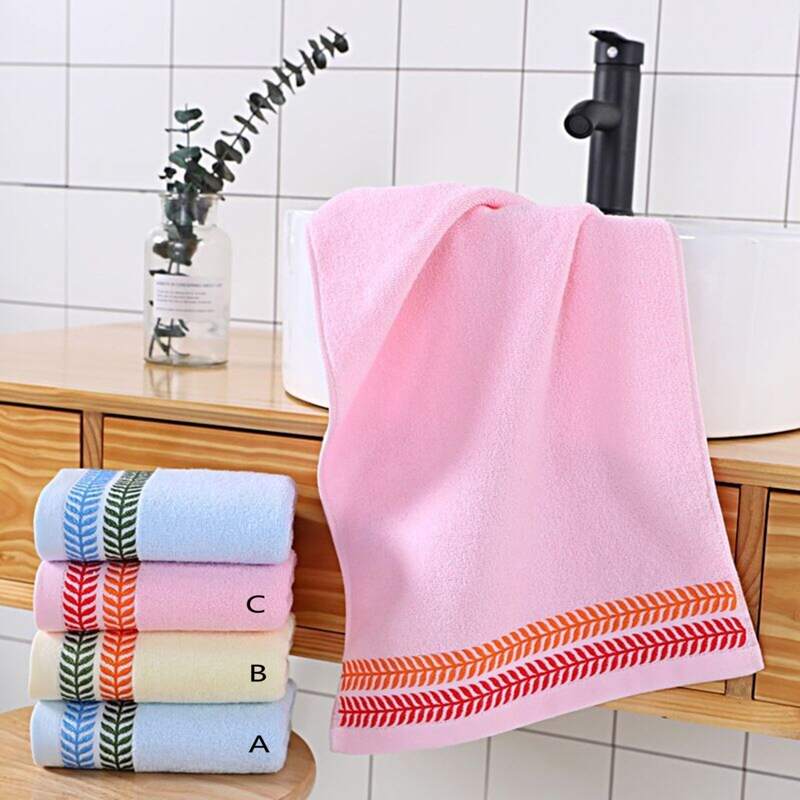 

1pc Leaf Pattern Face Towel, Multicolor