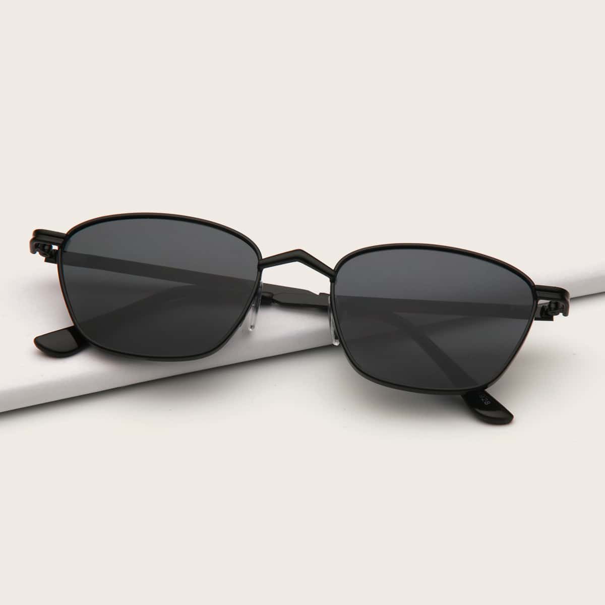 

Guys Metal Frame Sunglasses, Black