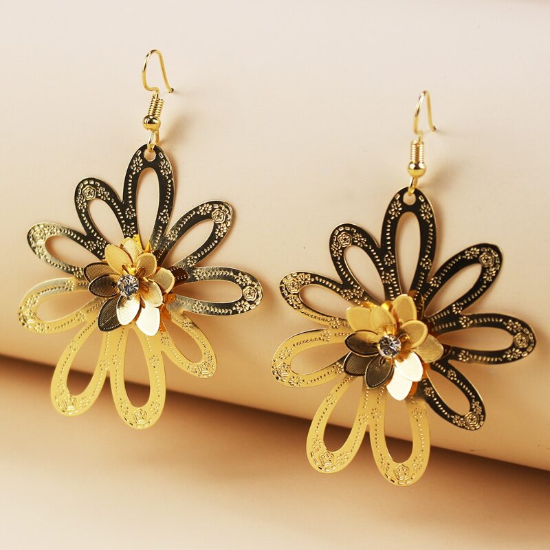 

Metal Flower Drop Earrings, Gold