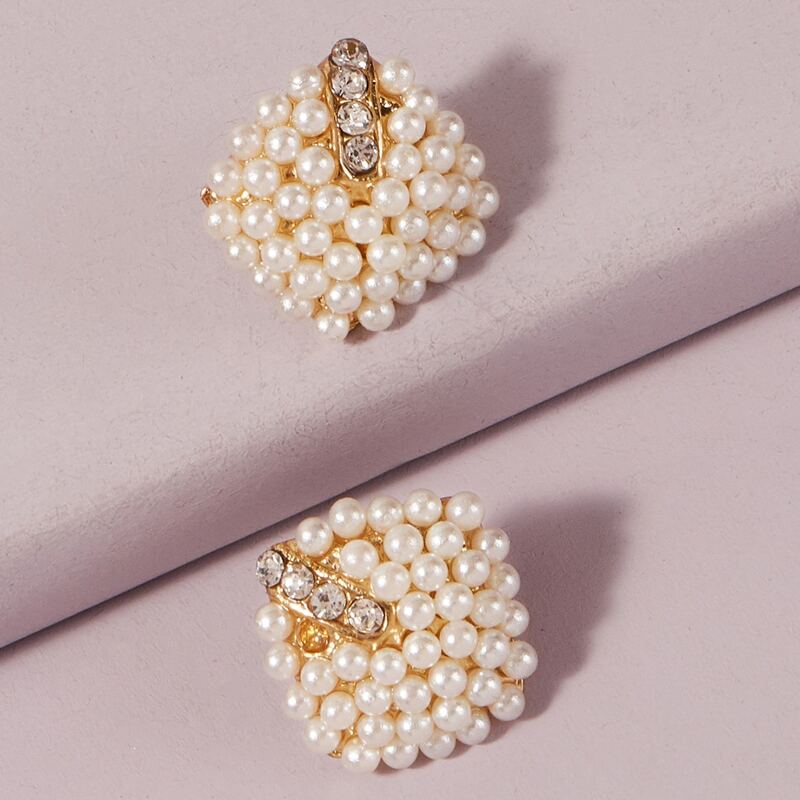 

Faux Pearl Decor Stud Earrings, White