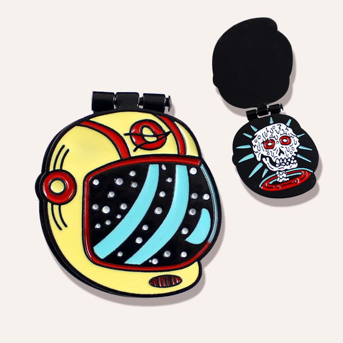 

2pcs Skull Pattern Brooch, Multicolor