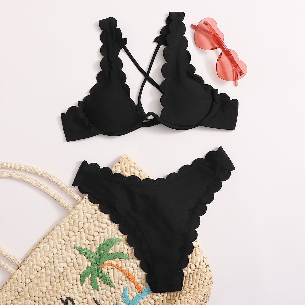 

Scallop Trim Underwire Bikini Swimsuit, Black