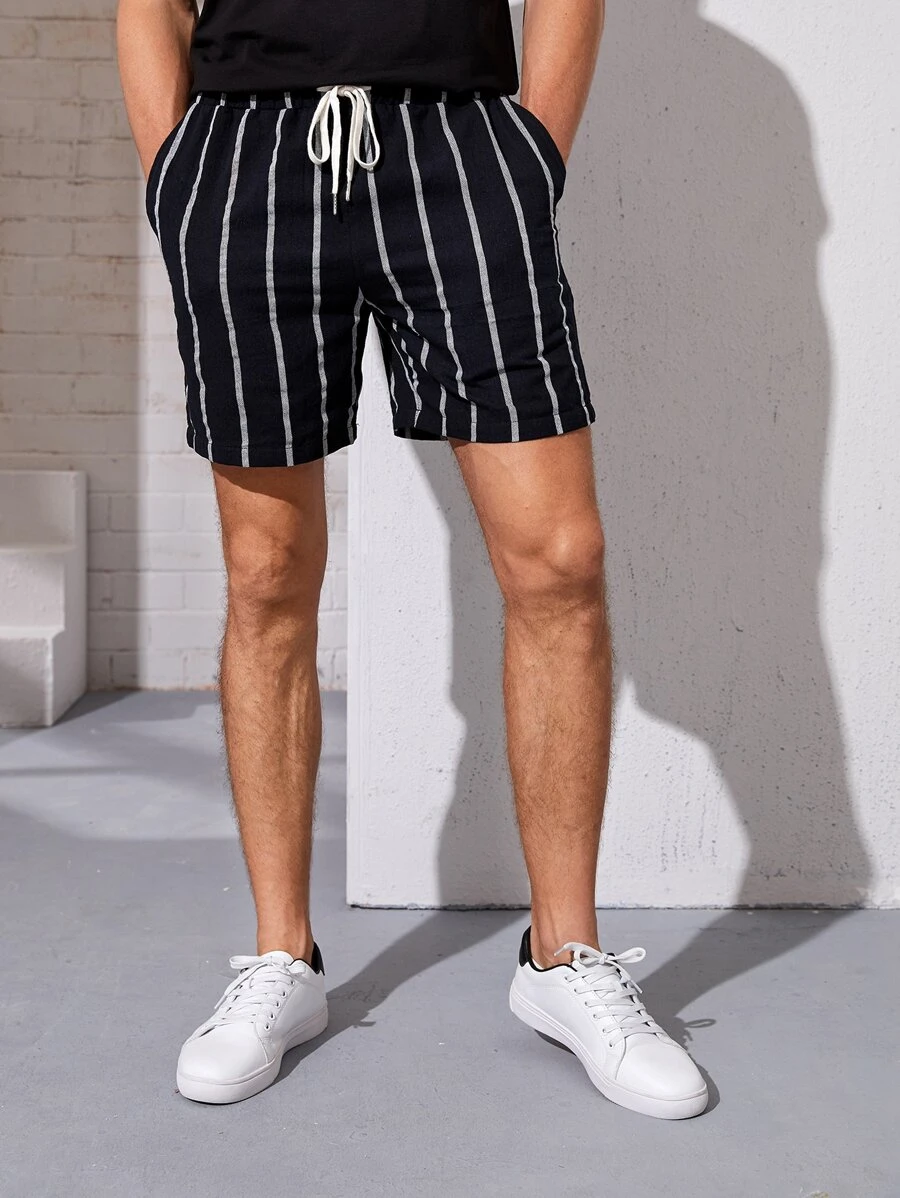 GENTILAND Men Drawstring Waist Slant Pocket Striped Shorts - Black - View 1