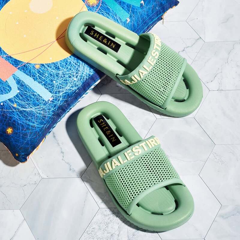 

Letter Graphic Non-slip Sliders, Green