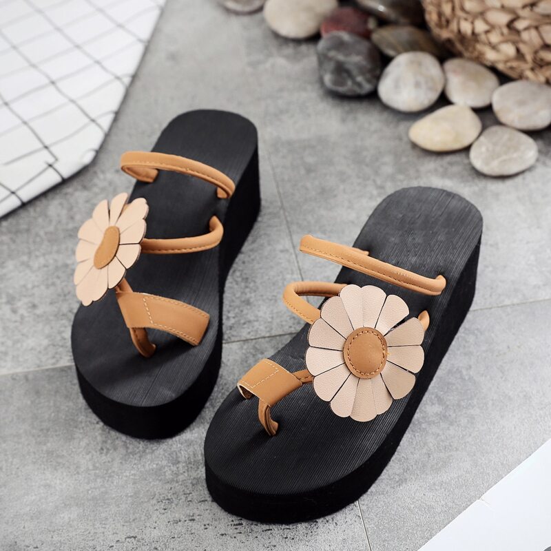

Floral Applique Toe Post Wedges, Brown