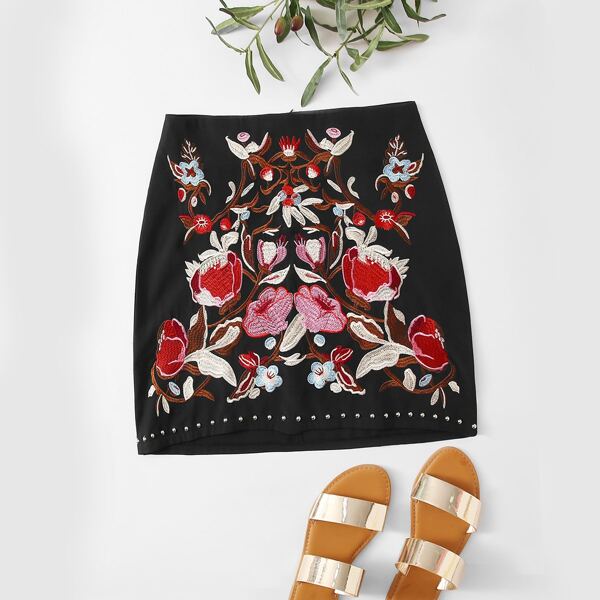 

Plus Floral Embroidered Bodycon Skirt, Black