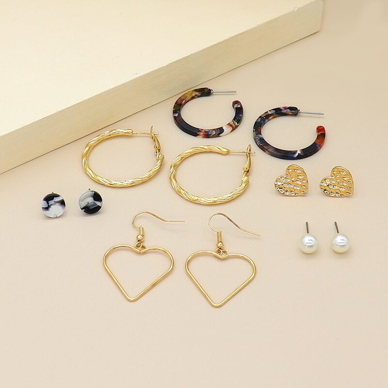 

6pairs Heart Decor Earrings, Gold