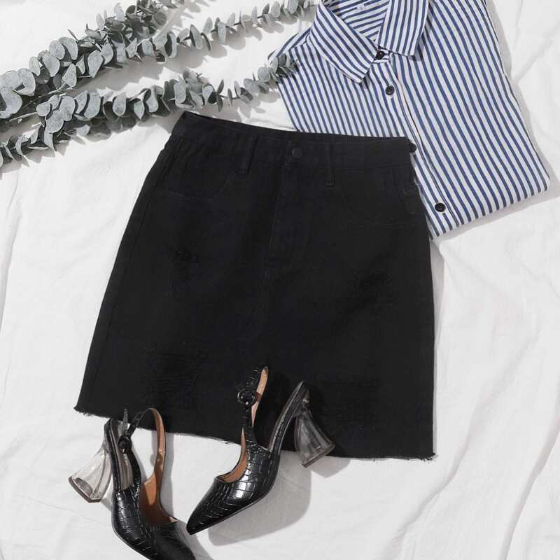 

Ripped Pocket Front Denim Skirt, Black