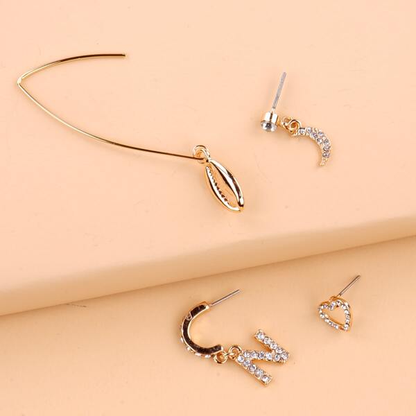 

4pcs Rhinestone Heart Earrings, Gold