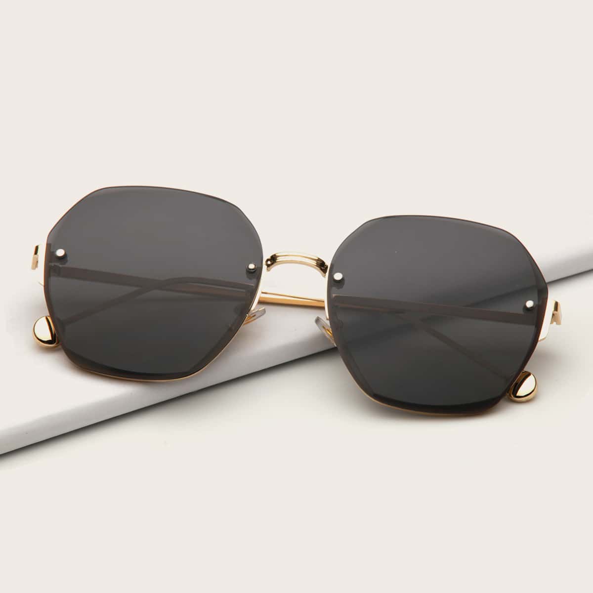 

Geometric Shaped Sunglasses, Black