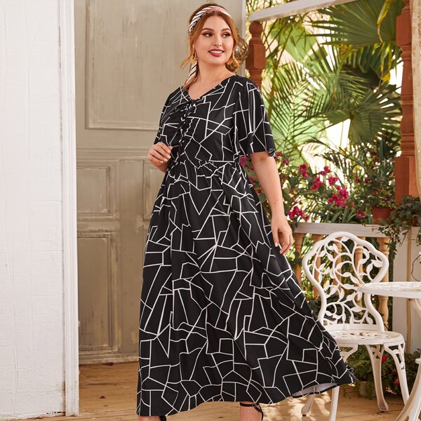 

Plus Flutter Sleeve Ruched Knot Detail Geo Print Dress, Black