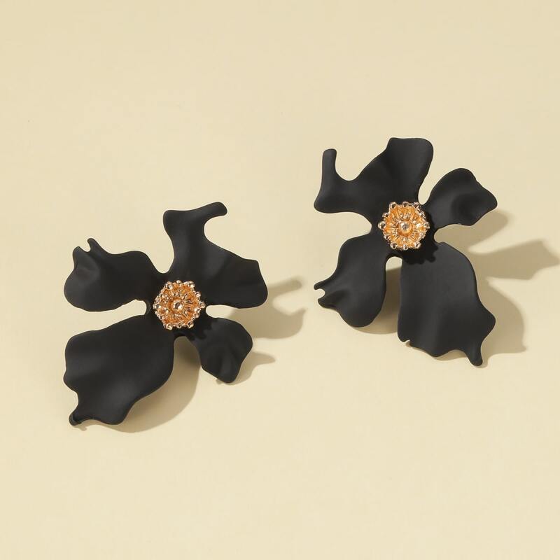 

Flower Design Stud Earrings, Black