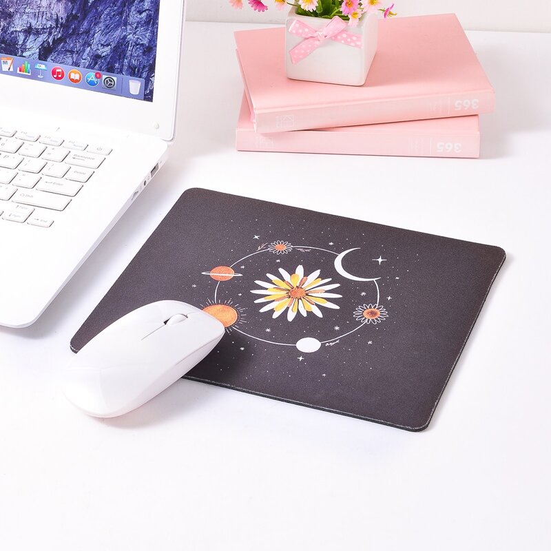 

Daisy Print Mouse Pad, Multicolor
